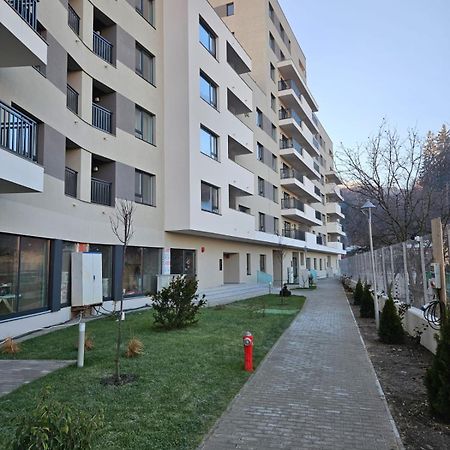 Garsoniera Gabrielle Apartment Брашов Екстериор снимка