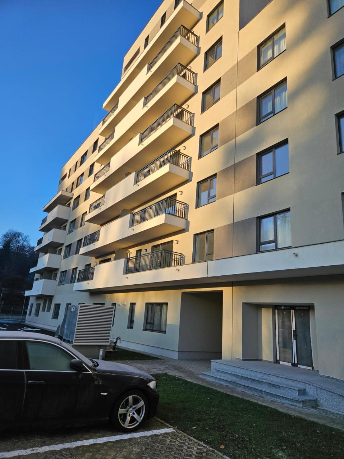 Garsoniera Gabrielle Apartment Брашов Екстериор снимка