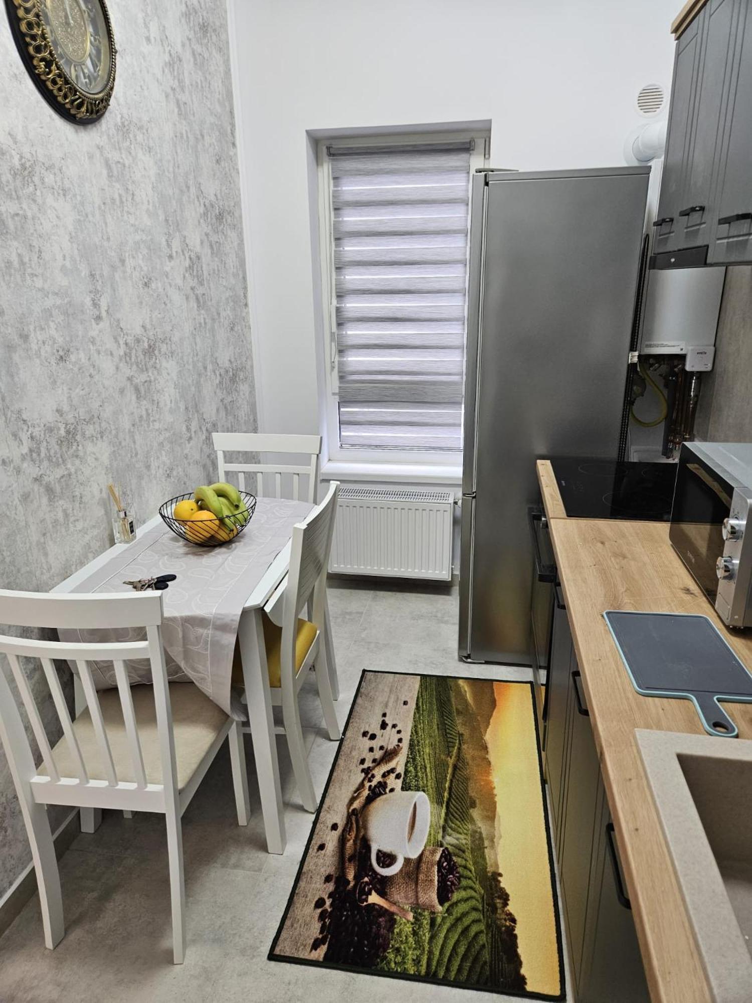 Garsoniera Gabrielle Apartment Брашов Екстериор снимка