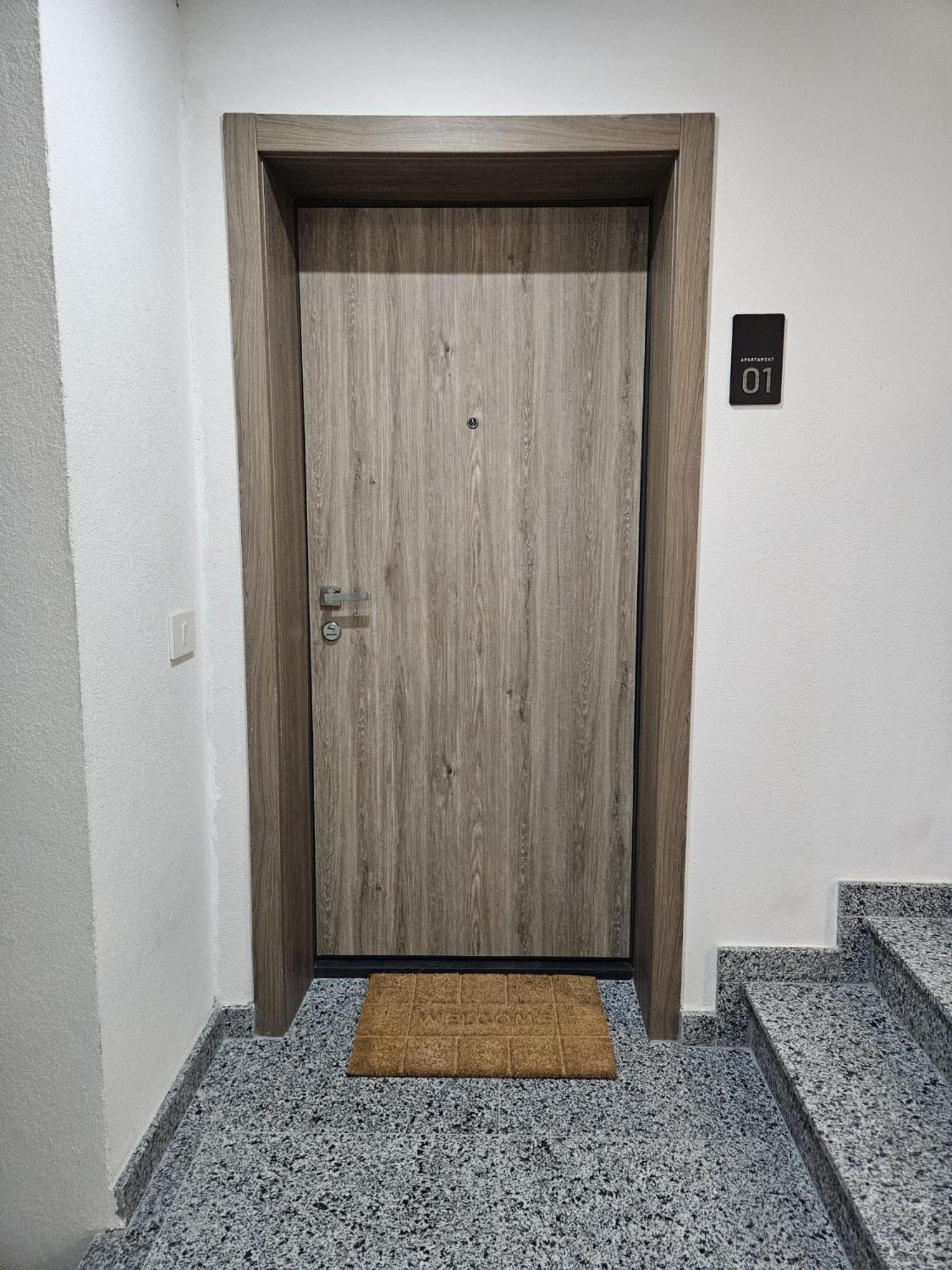 Garsoniera Gabrielle Apartment Брашов Екстериор снимка